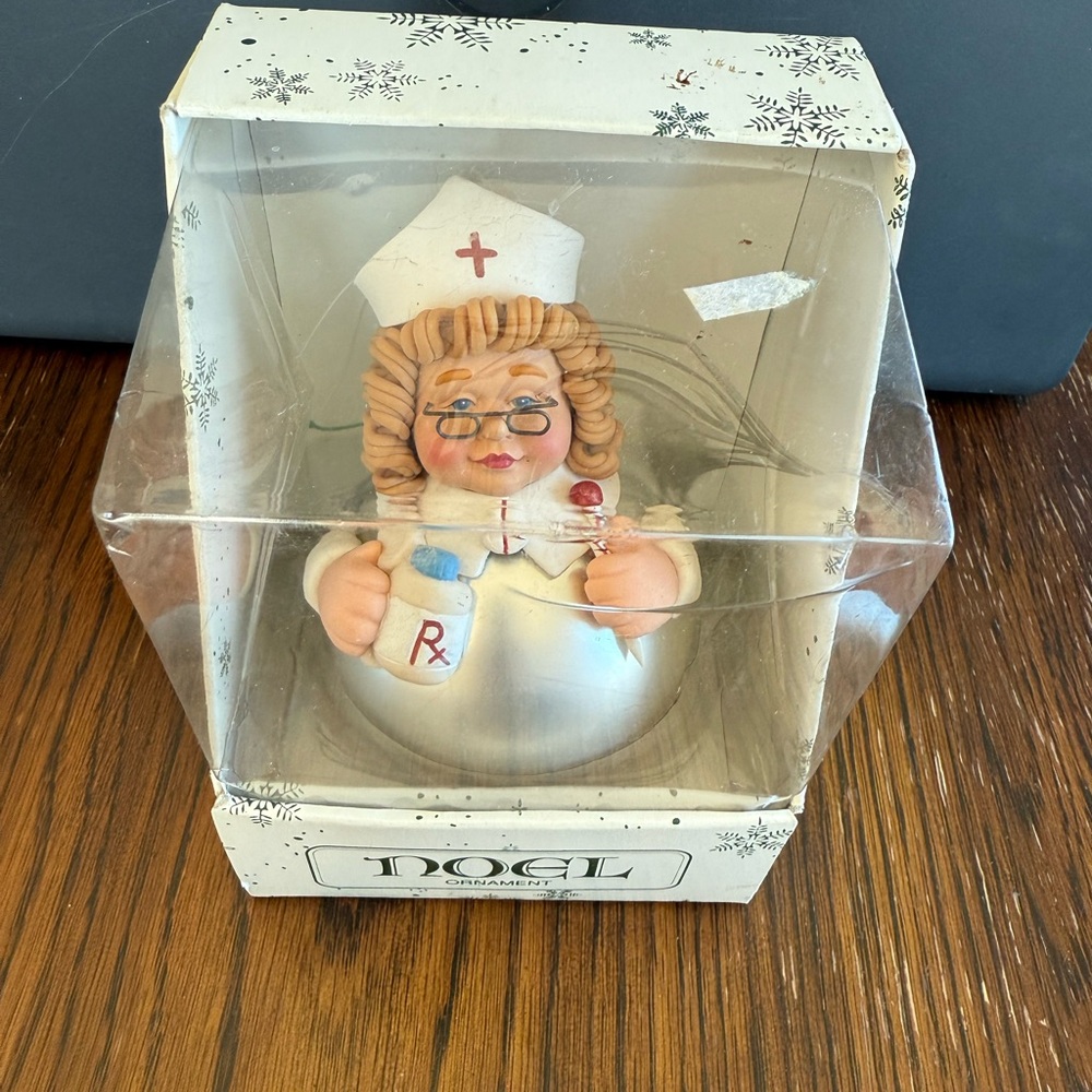 DEPARTMENT 56 Noel Nurse Christmas Ornament Glasses RX - Picture 9 of 9
